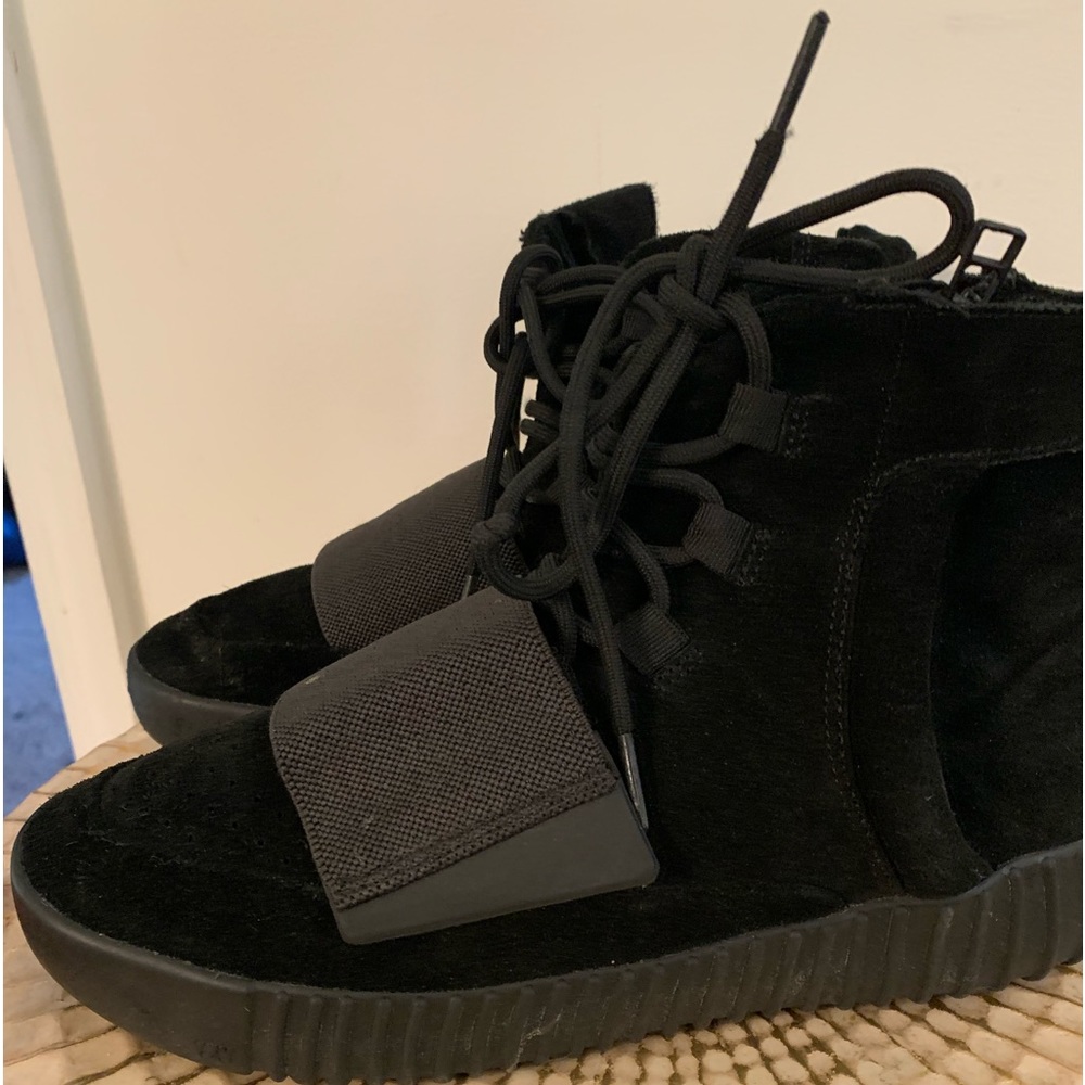 Yeezy Boost 750 Triple Black